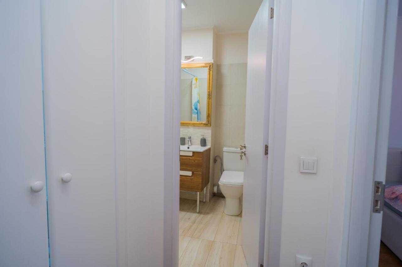 Cozy & Spacious 2Br Apartment With Netflix Букурещ Екстериор снимка