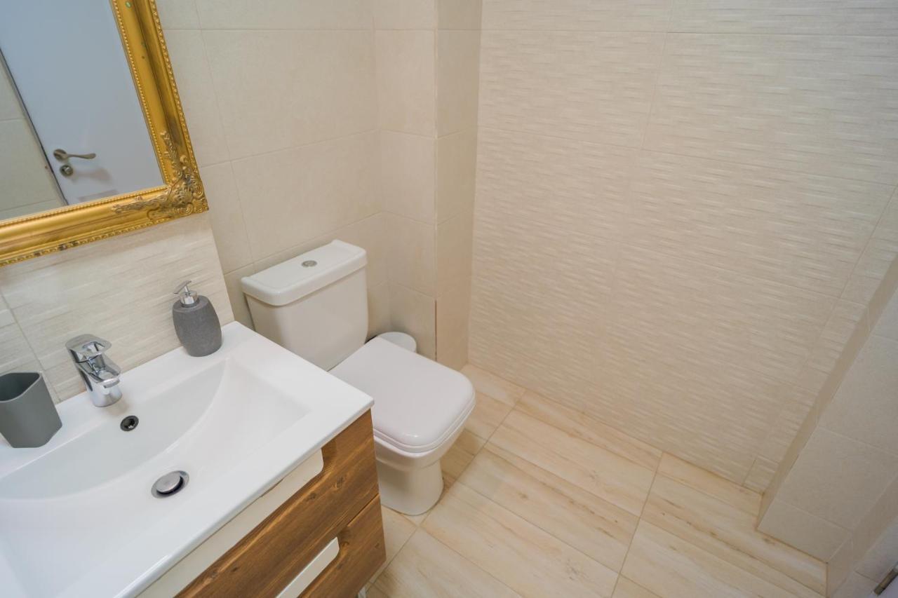 Cozy & Spacious 2Br Apartment With Netflix Букурещ Екстериор снимка